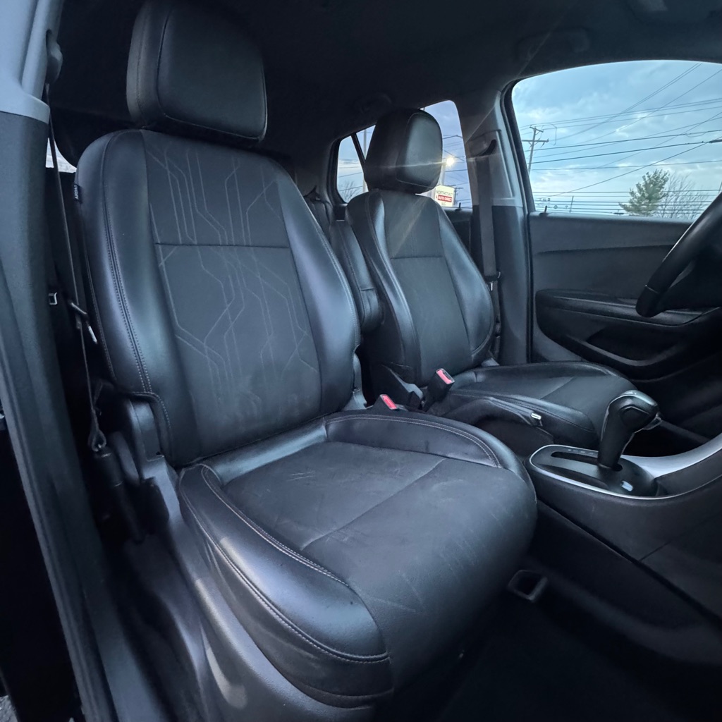 Photo 9 of this CHEVROLET TRAX