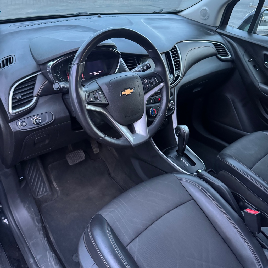 Photo 8 of this CHEVROLET TRAX