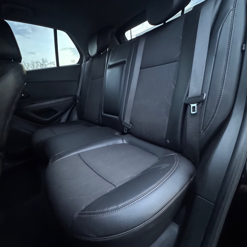 Photo 11 of this CHEVROLET TRAX