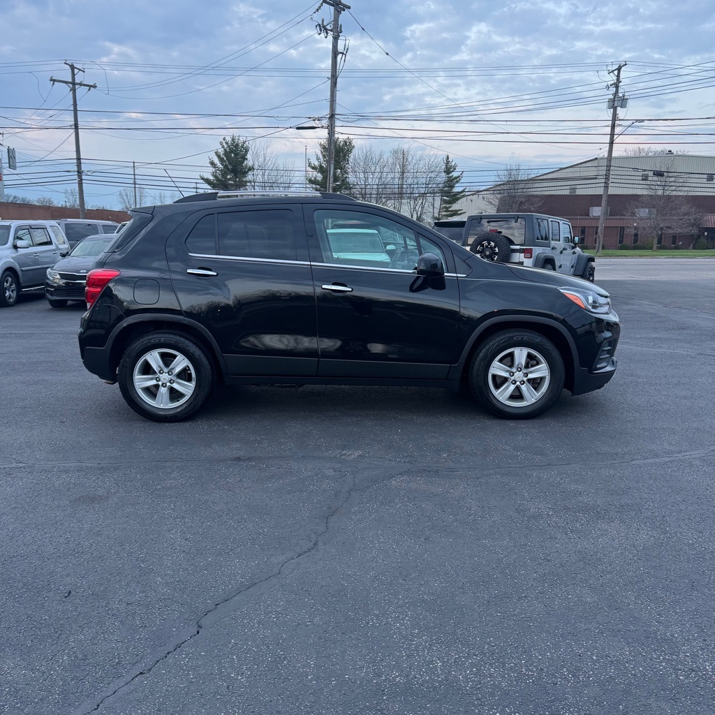 Photo 5 of this CHEVROLET TRAX