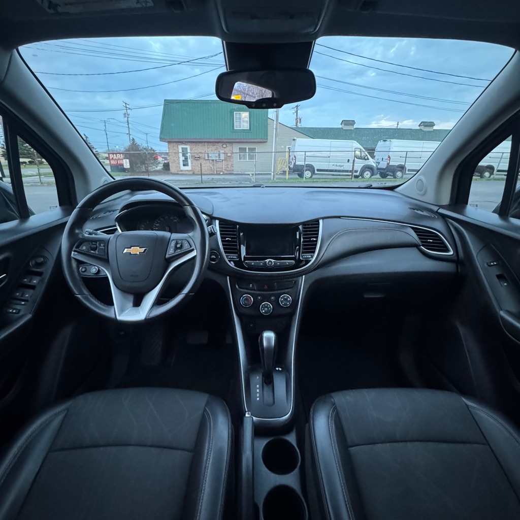Photo 7 of this CHEVROLET TRAX