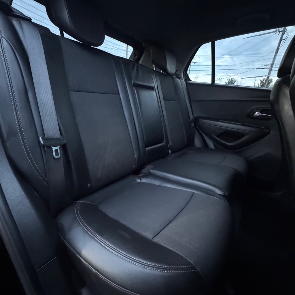 Photo 12 of this CHEVROLET TRAX