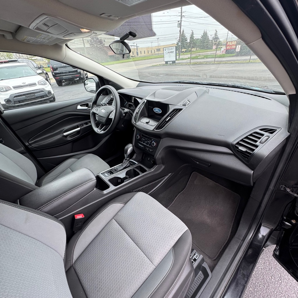 Photo 9 of this FORD ESCAPE