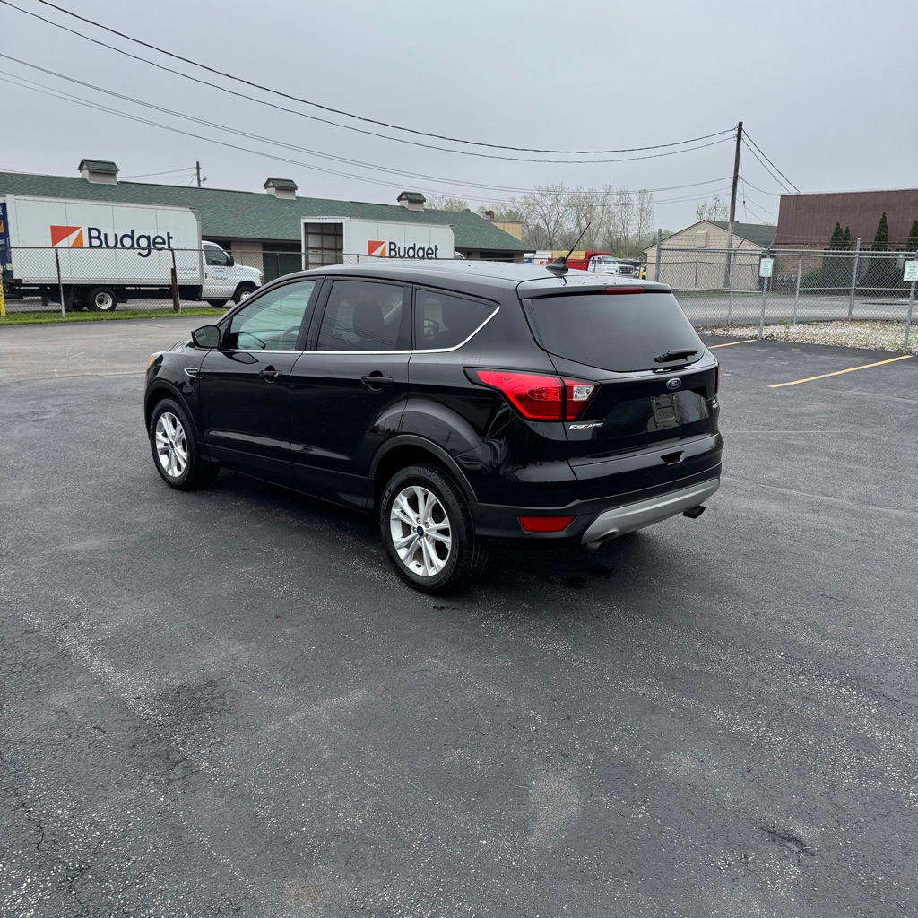 Photo 3 of this FORD ESCAPE