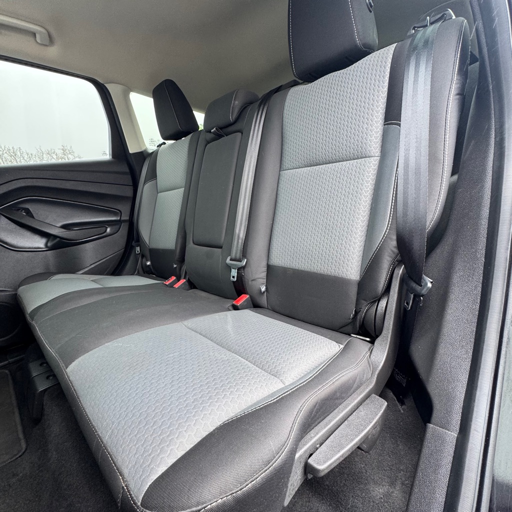 Photo 11 of this FORD ESCAPE
