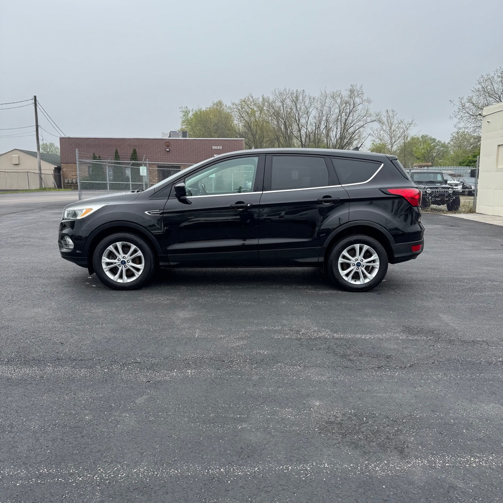 Photo 2 of this FORD ESCAPE