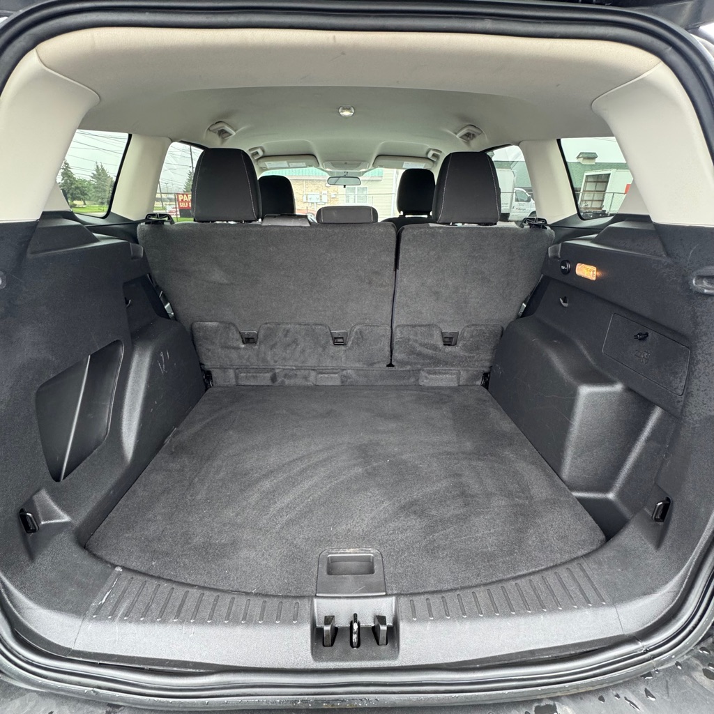 Photo 13 of this FORD ESCAPE