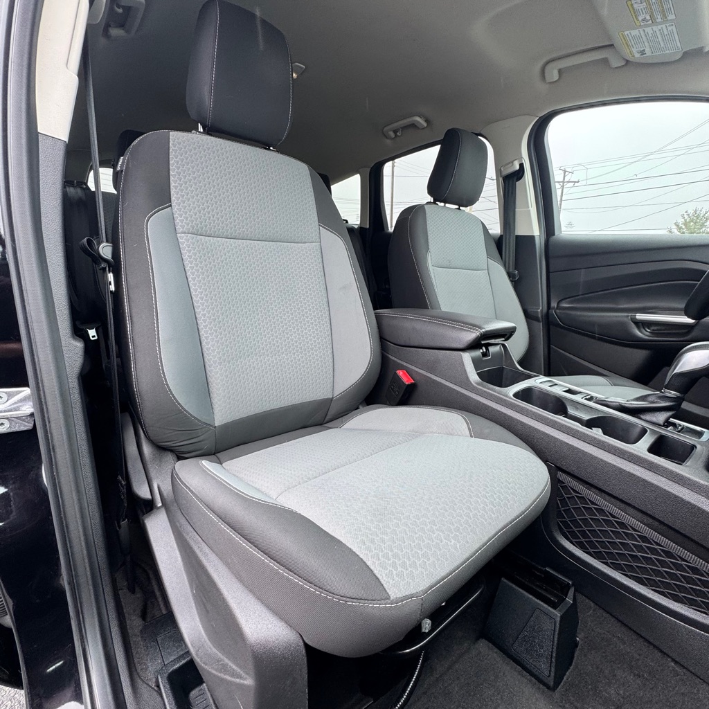 Photo 10 of this FORD ESCAPE