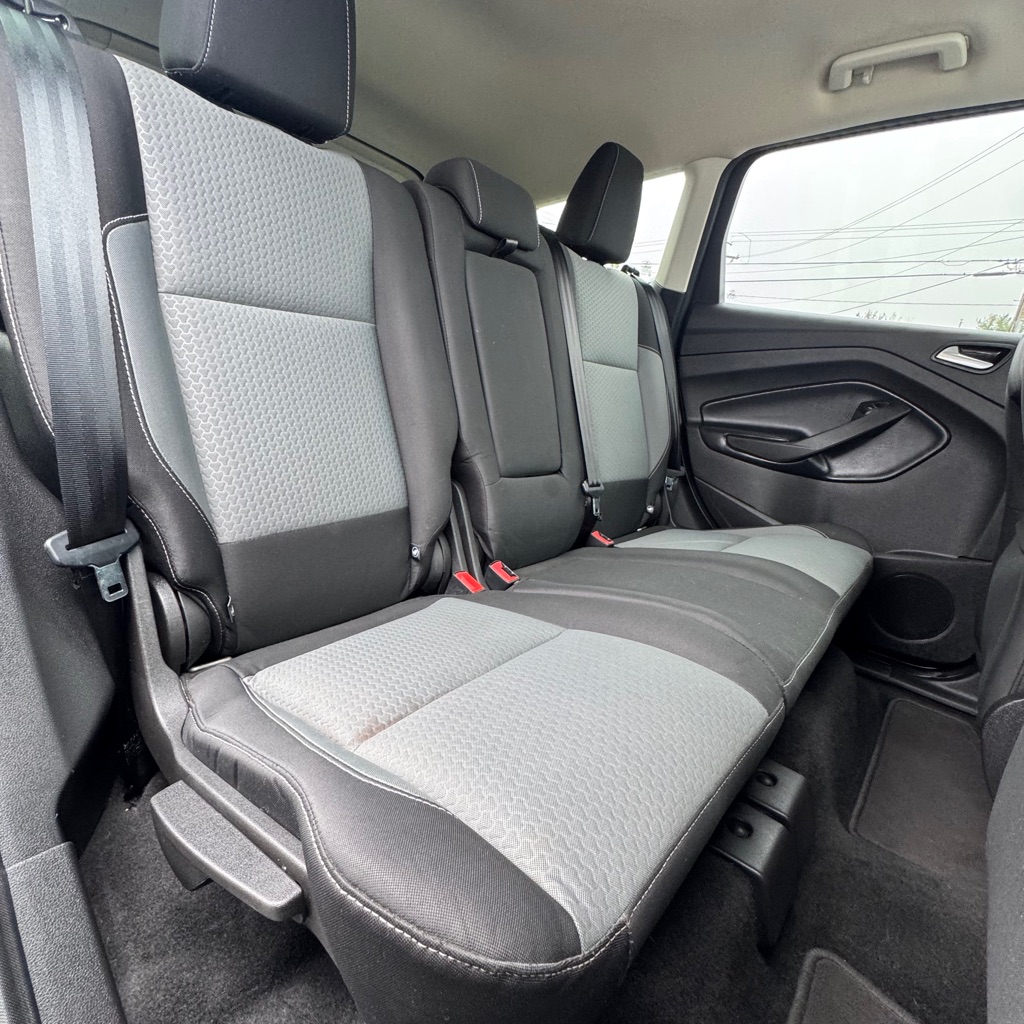 Photo 12 of this FORD ESCAPE