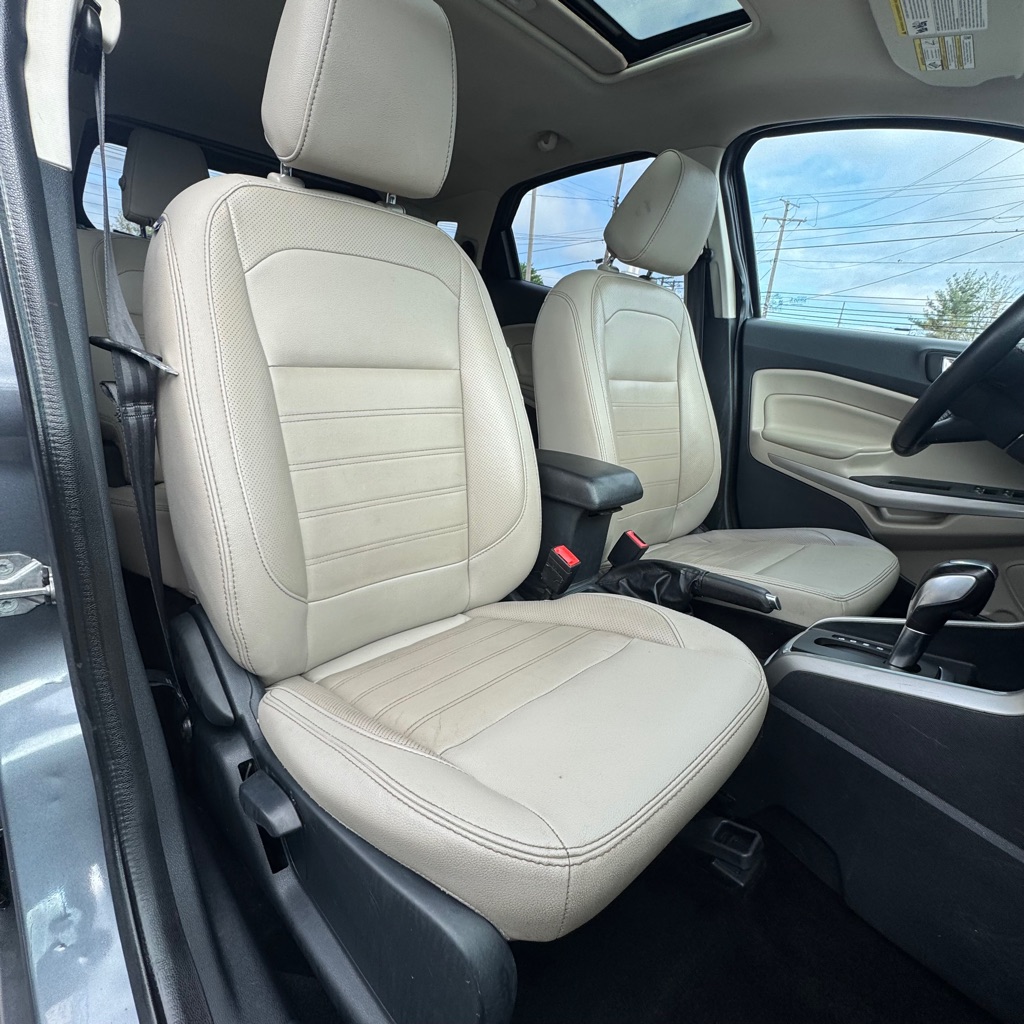 Photo 9 of this FORD ECOSPORT