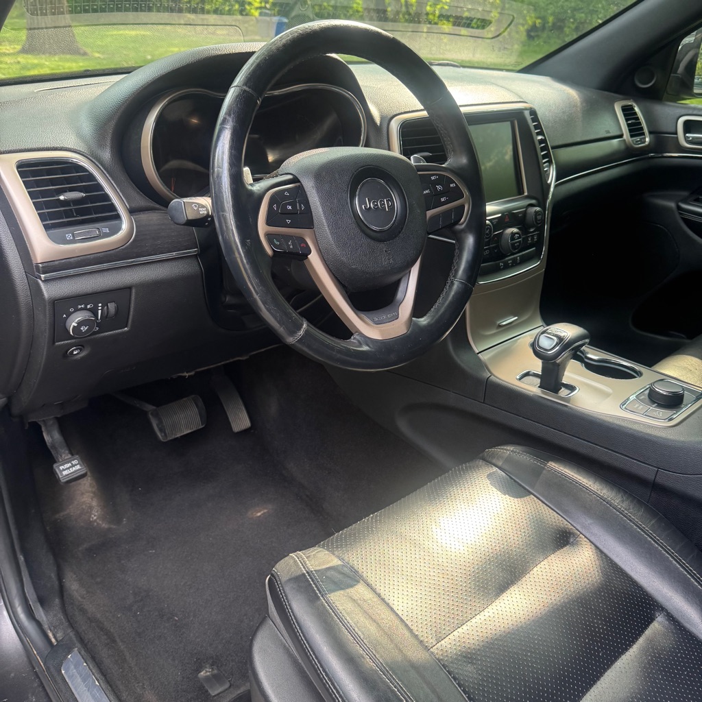 Photo 8 of this JEEP GRAND CHEROKEE