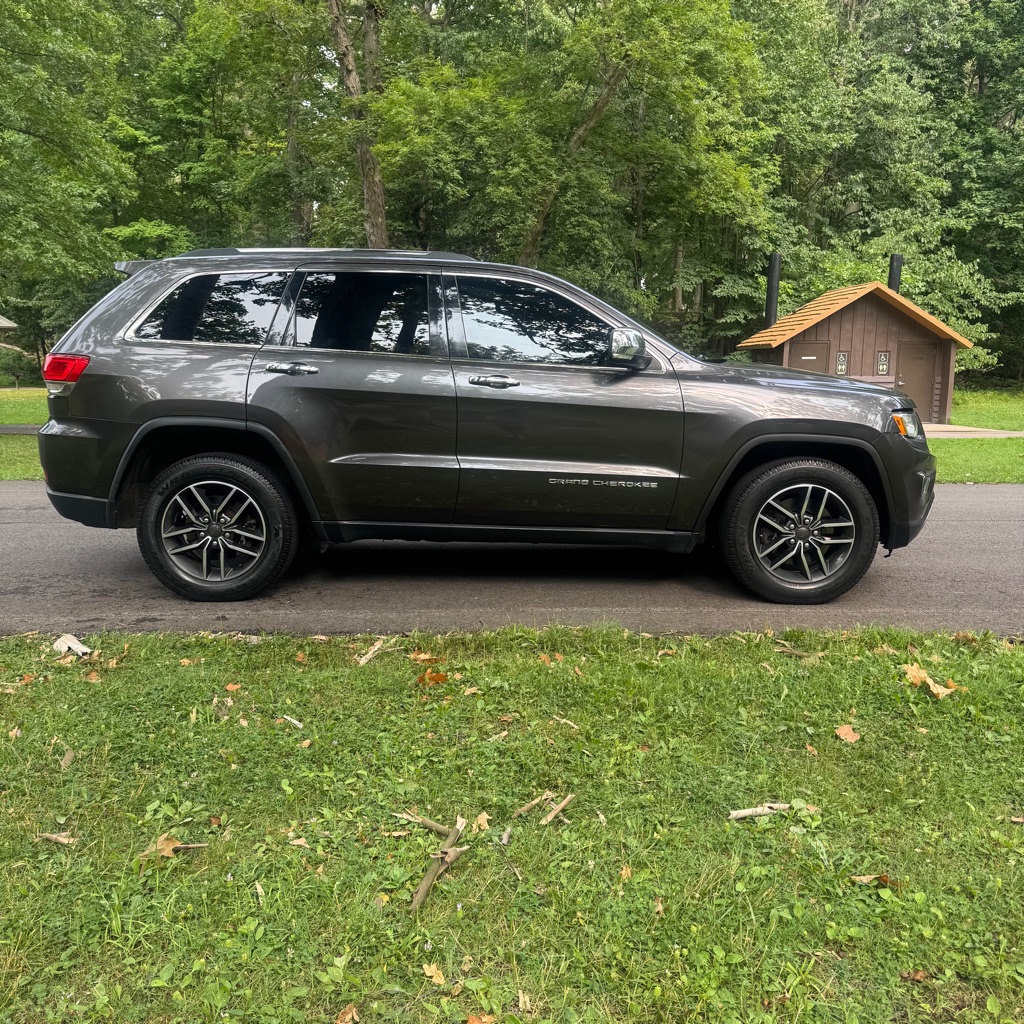 Photo 5 of this JEEP GRAND CHEROKEE