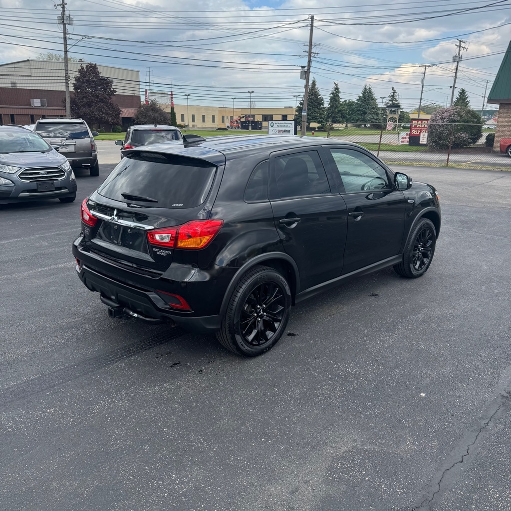 Photo 4 of this MITSUBISHI OUTLANDER SPORT