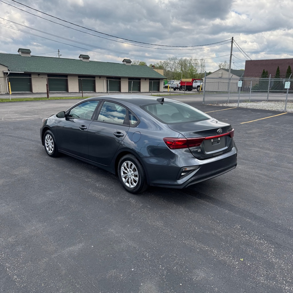 Photo 3 of this KIA FORTE