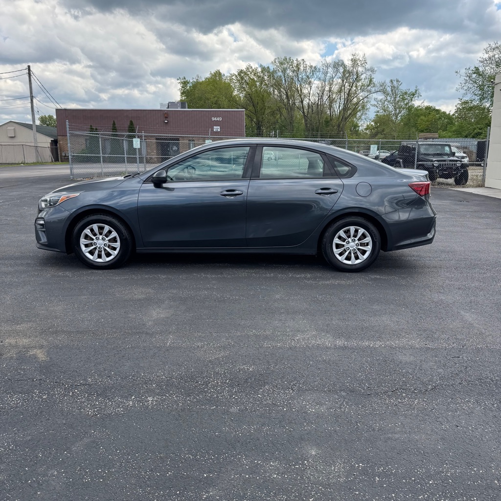 Photo 2 of this KIA FORTE