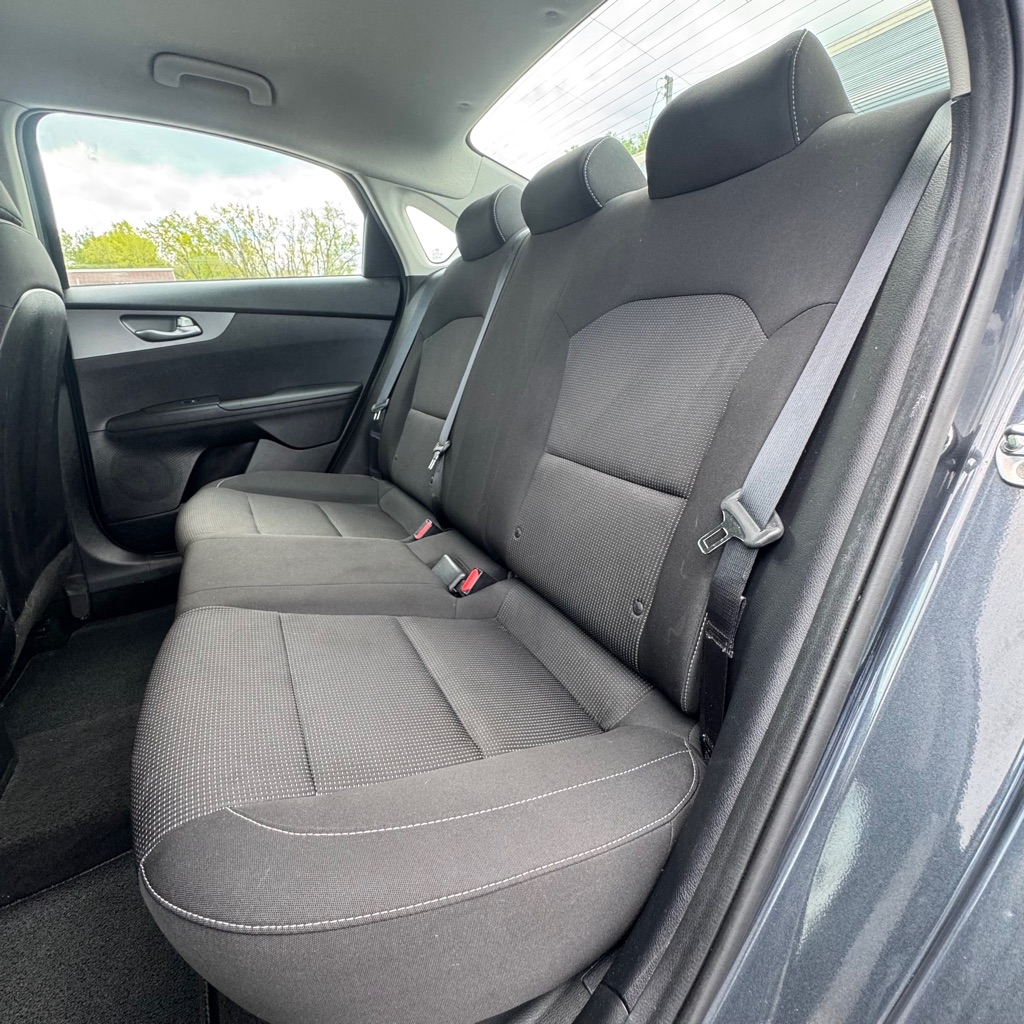 Photo 11 of this KIA FORTE