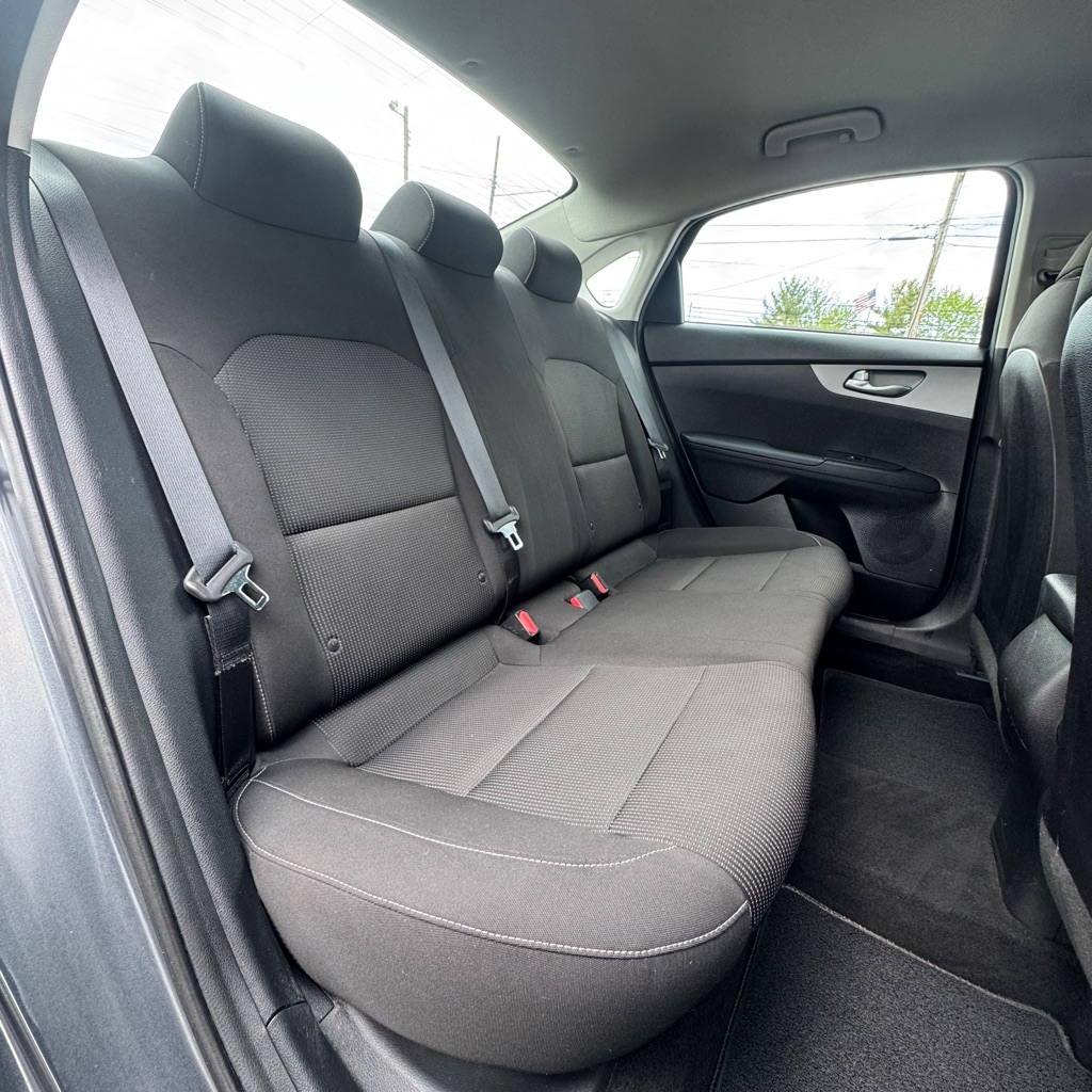 Photo 12 of this KIA FORTE