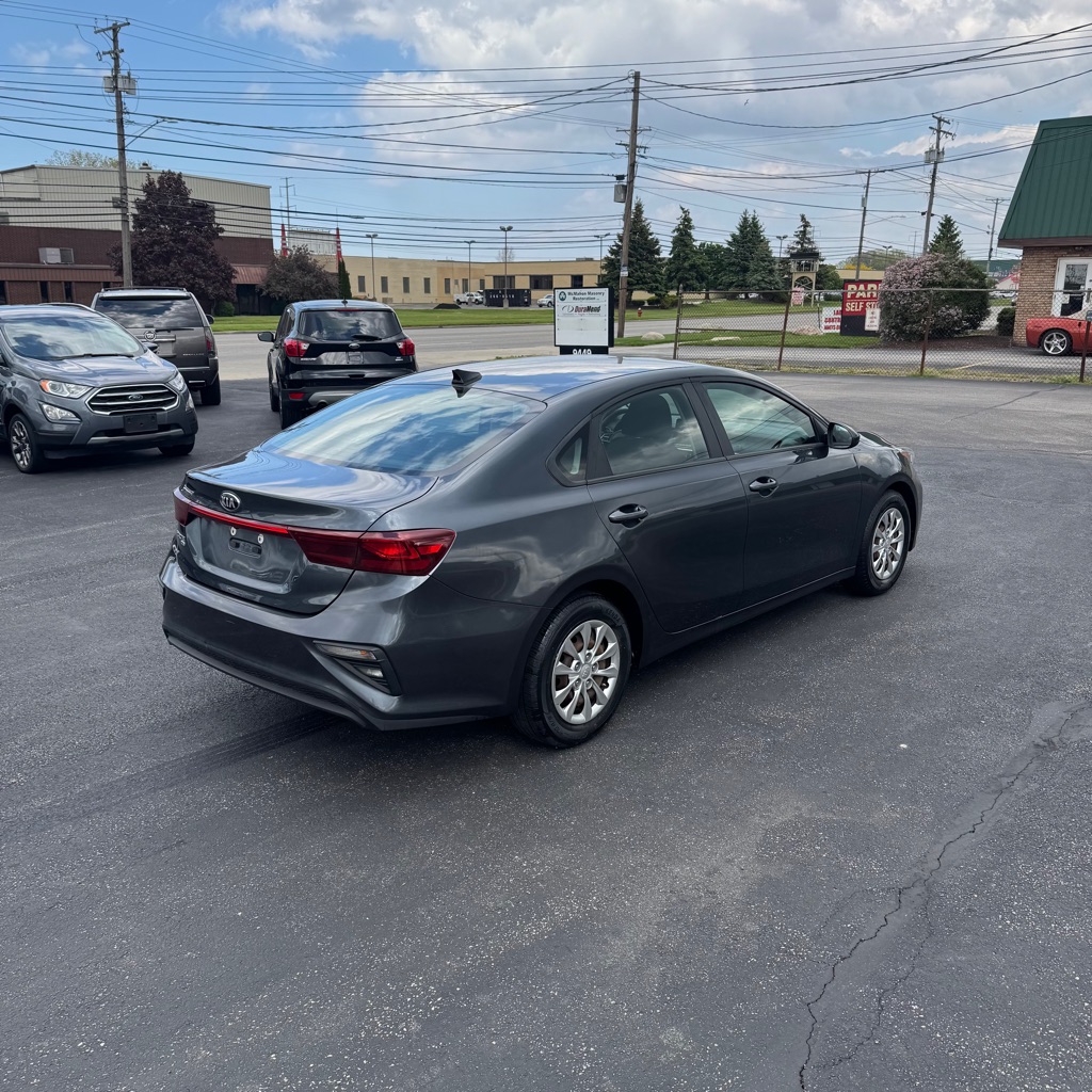 Photo 4 of this KIA FORTE