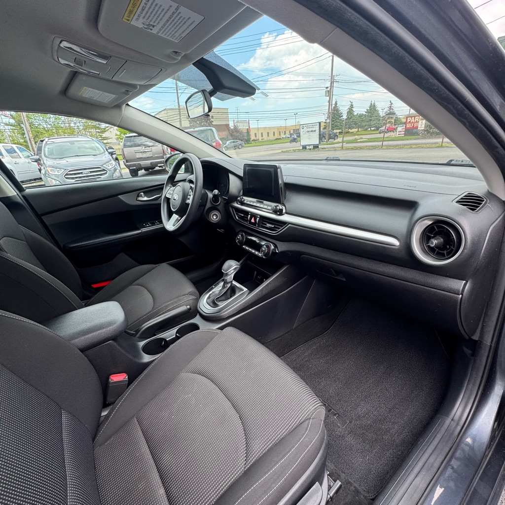 Photo 9 of this KIA FORTE