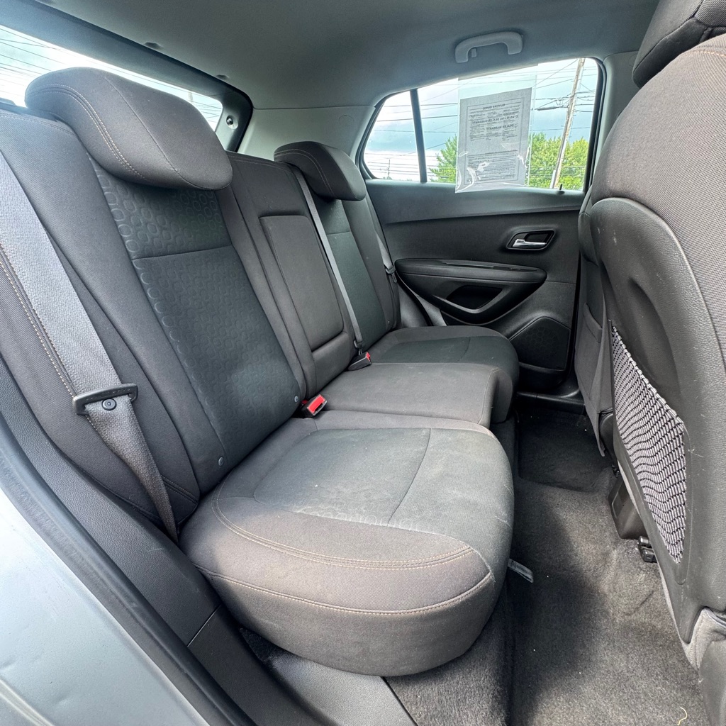 Photo 11 of this CHEVROLET TRAX