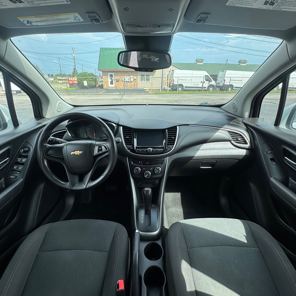 Photo 7 of this CHEVROLET TRAX