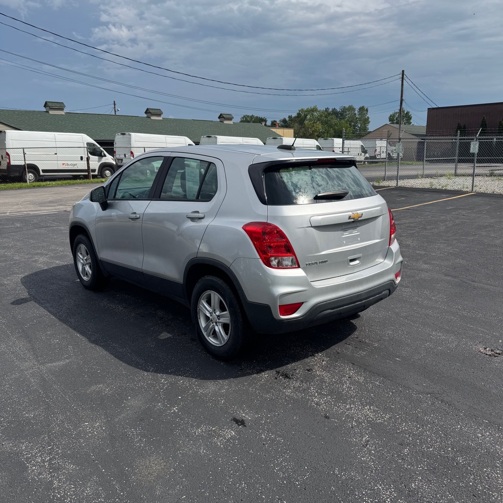 Photo 3 of this CHEVROLET TRAX