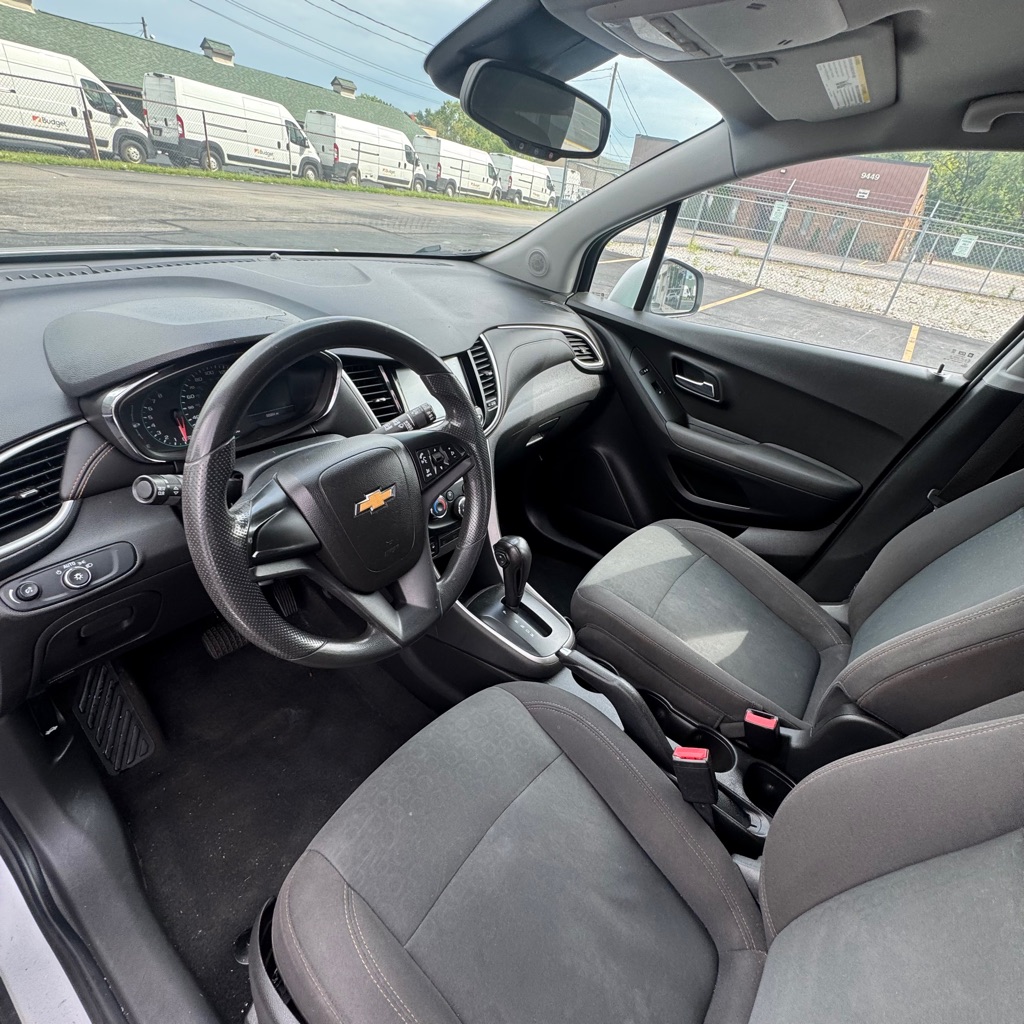 Photo 8 of this CHEVROLET TRAX