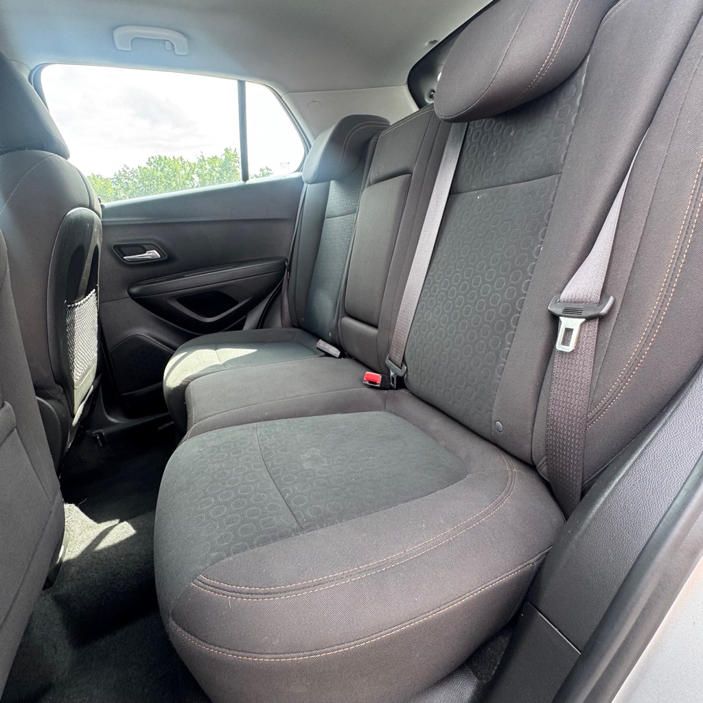 Photo 10 of this CHEVROLET TRAX