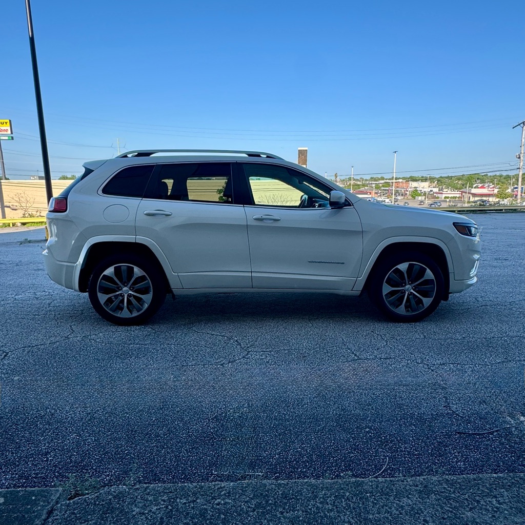 Photo 5 of this JEEP CHEROKEE