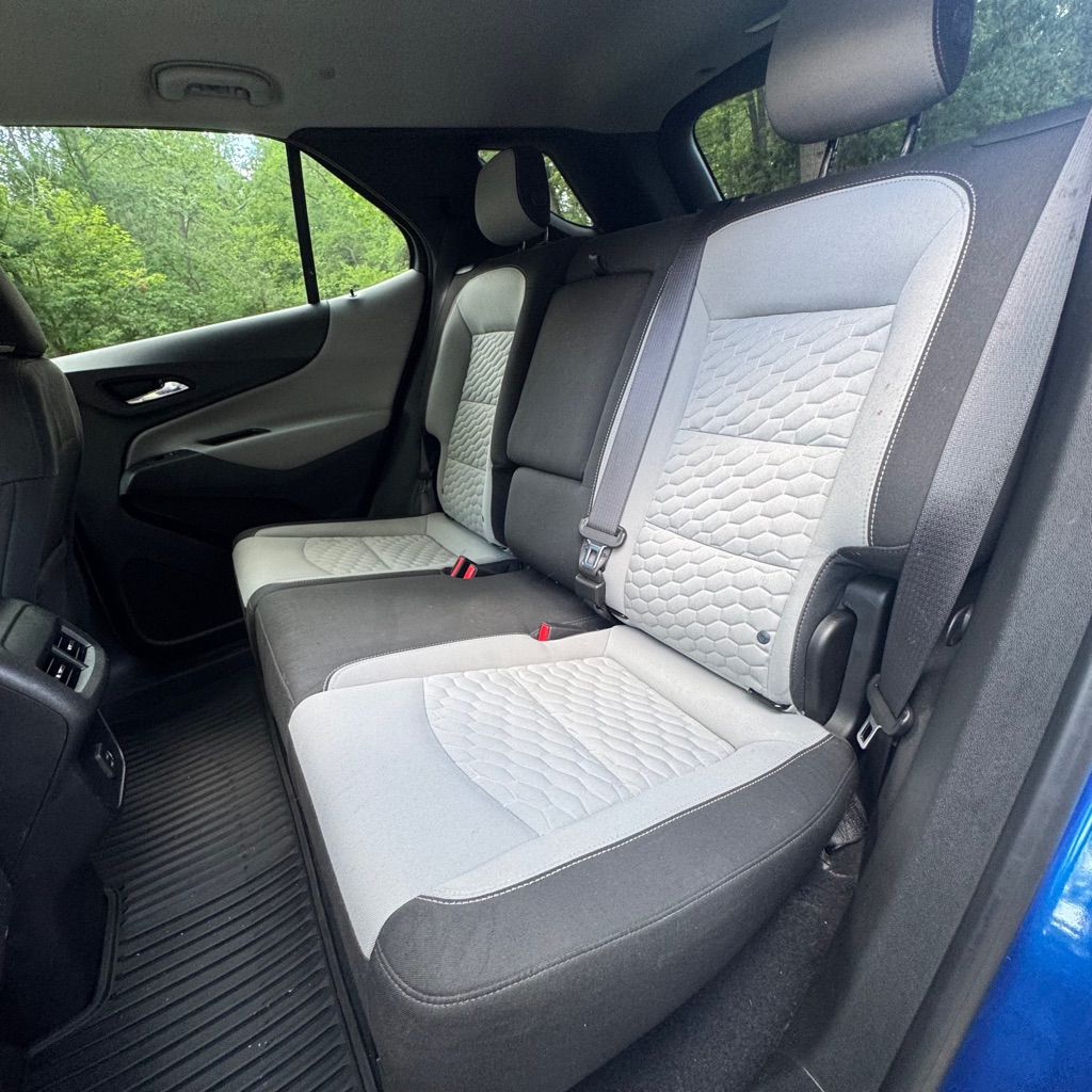 Photo 11 of this CHEVROLET EQUINOX