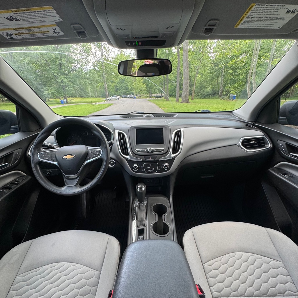 Photo 7 of this CHEVROLET EQUINOX