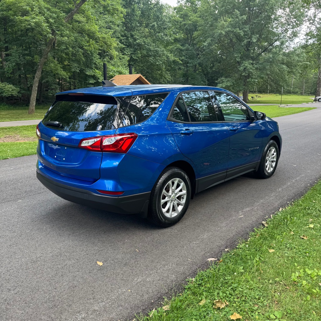 Photo 4 of this CHEVROLET EQUINOX