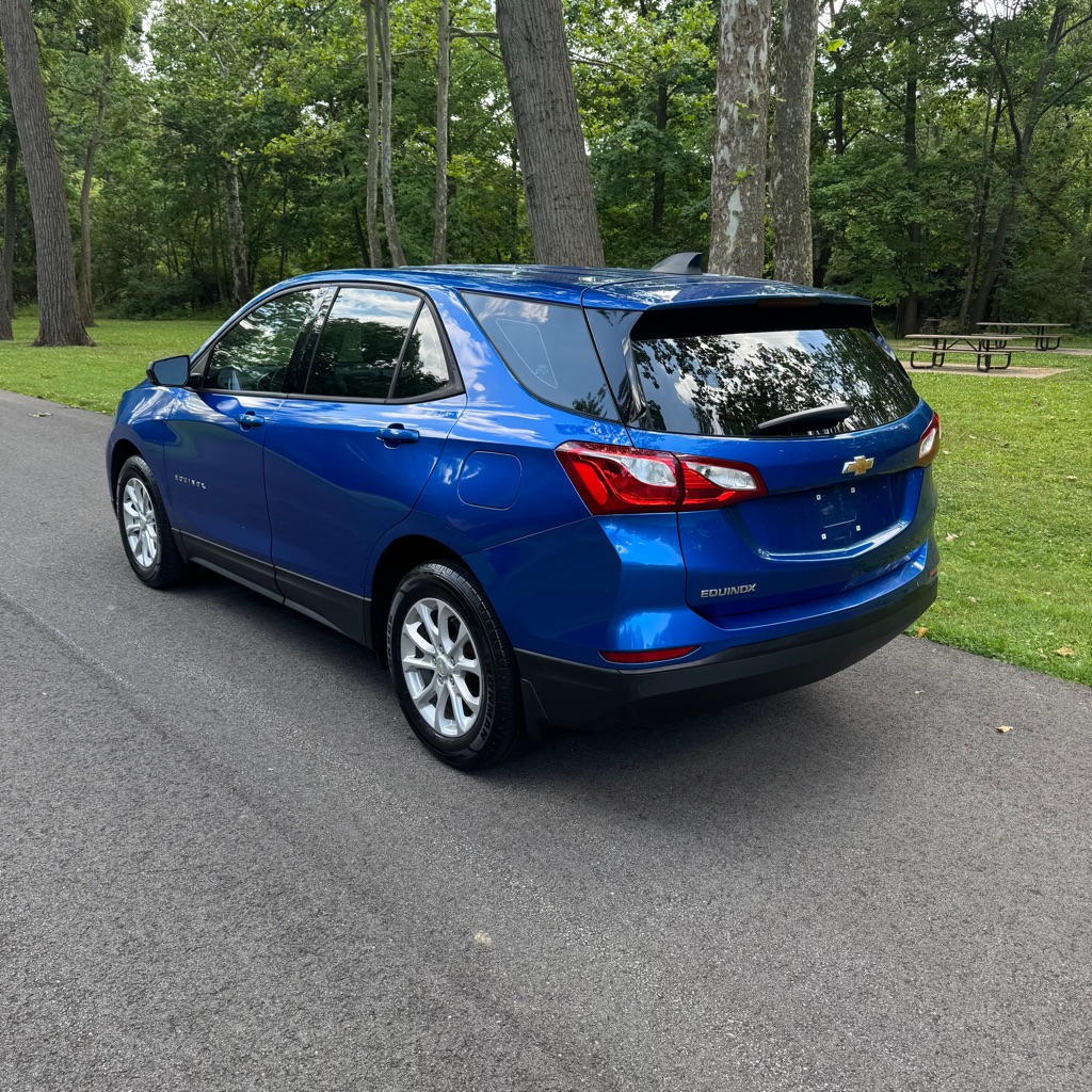 Photo 3 of this CHEVROLET EQUINOX