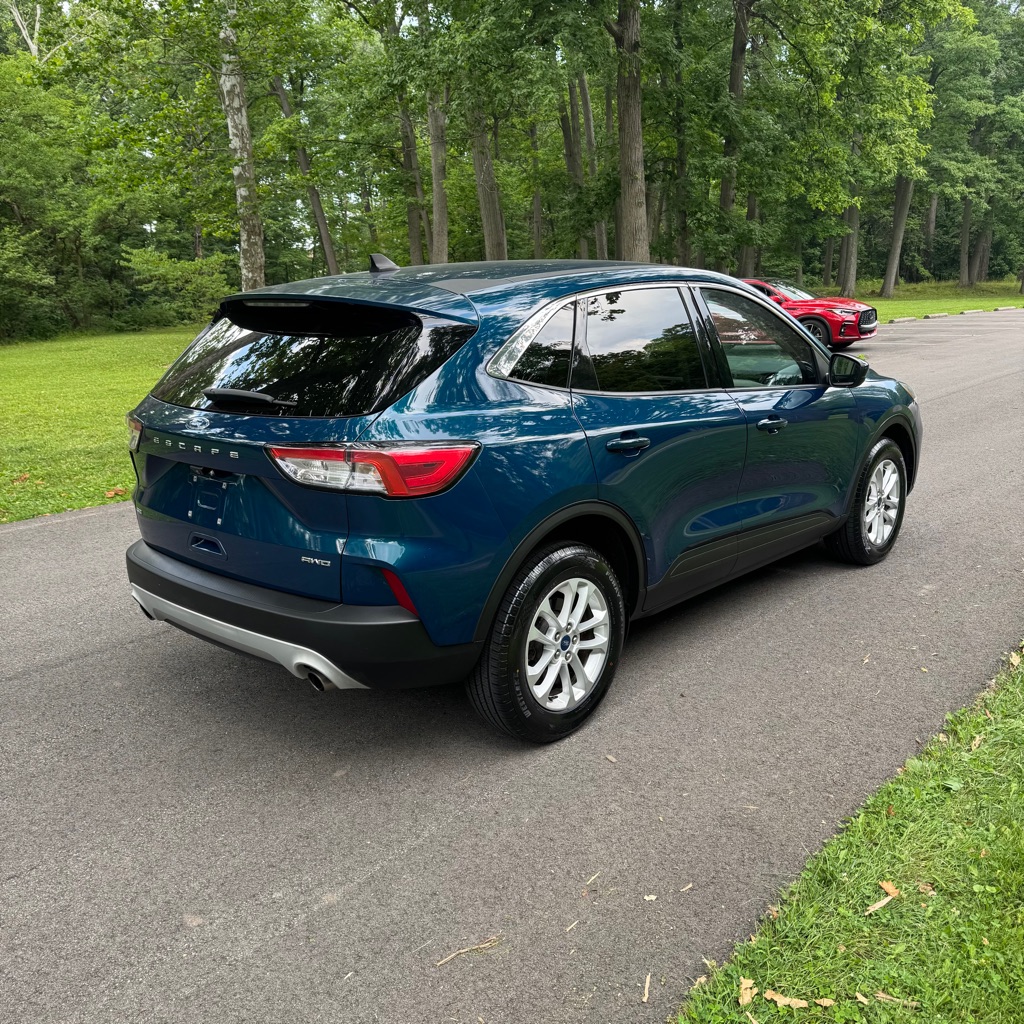 Photo 4 of this FORD ESCAPE