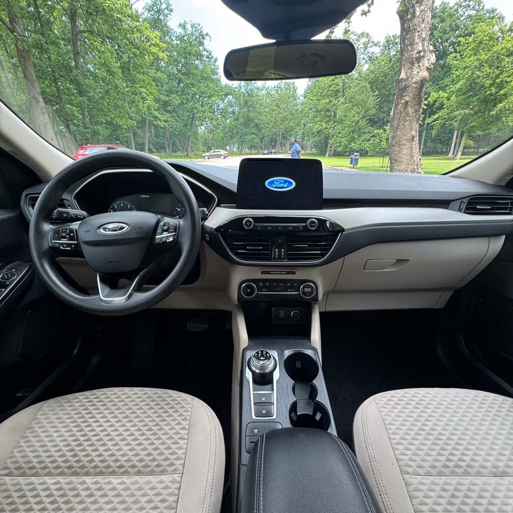 Photo 7 of this FORD ESCAPE