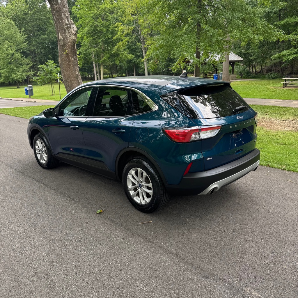 Photo 3 of this FORD ESCAPE