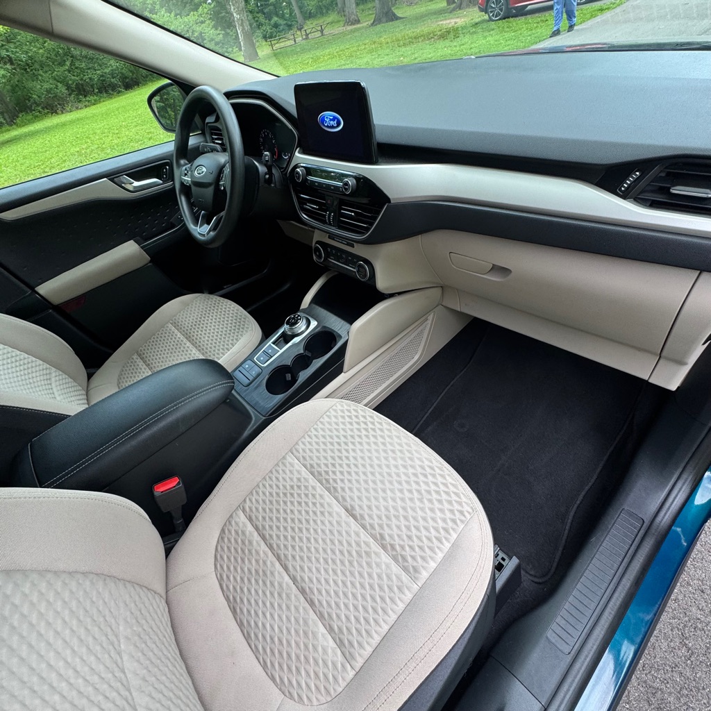 Photo 9 of this FORD ESCAPE