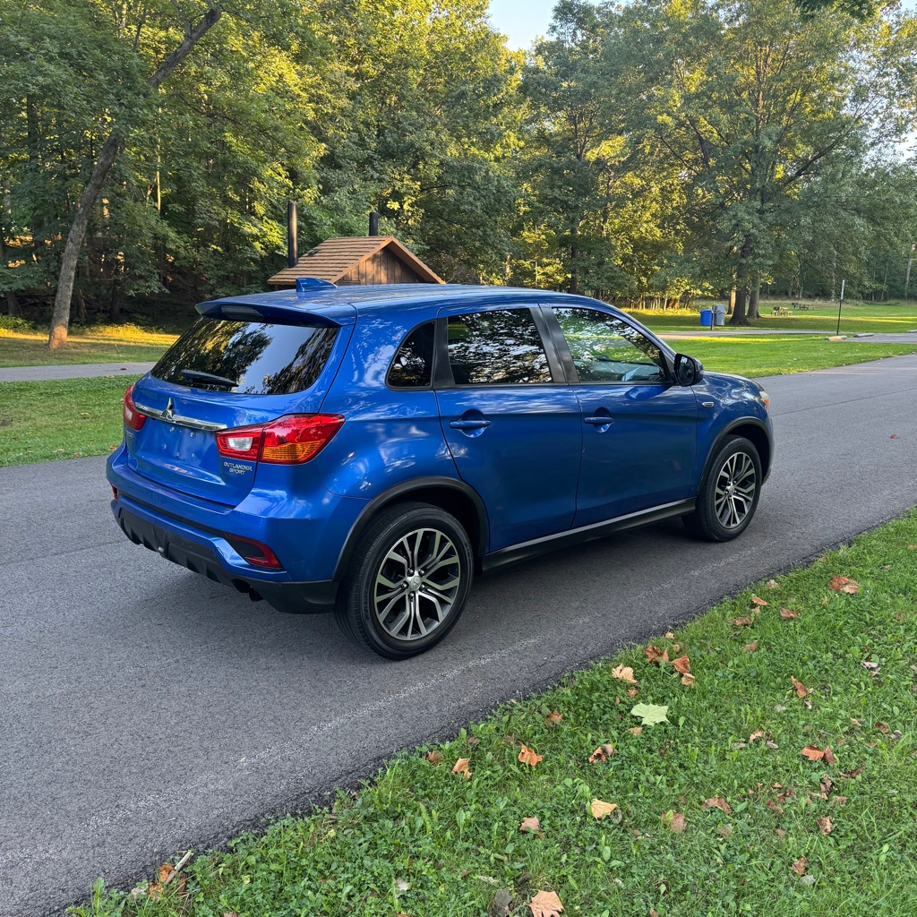Photo 4 of this MITSUBISHI OUTLANDER SPORT