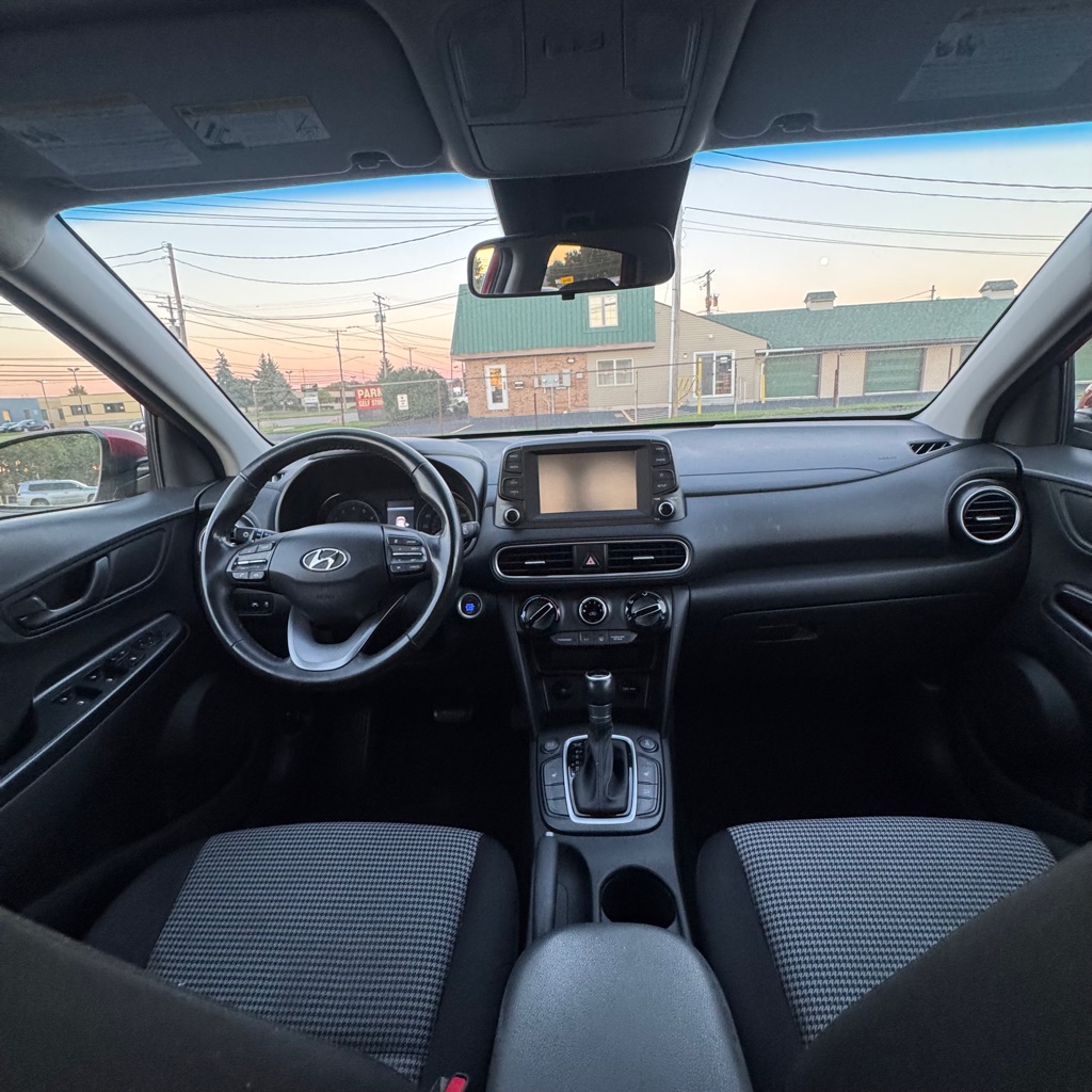 Photo 9 of this HYUNDAI KONA
