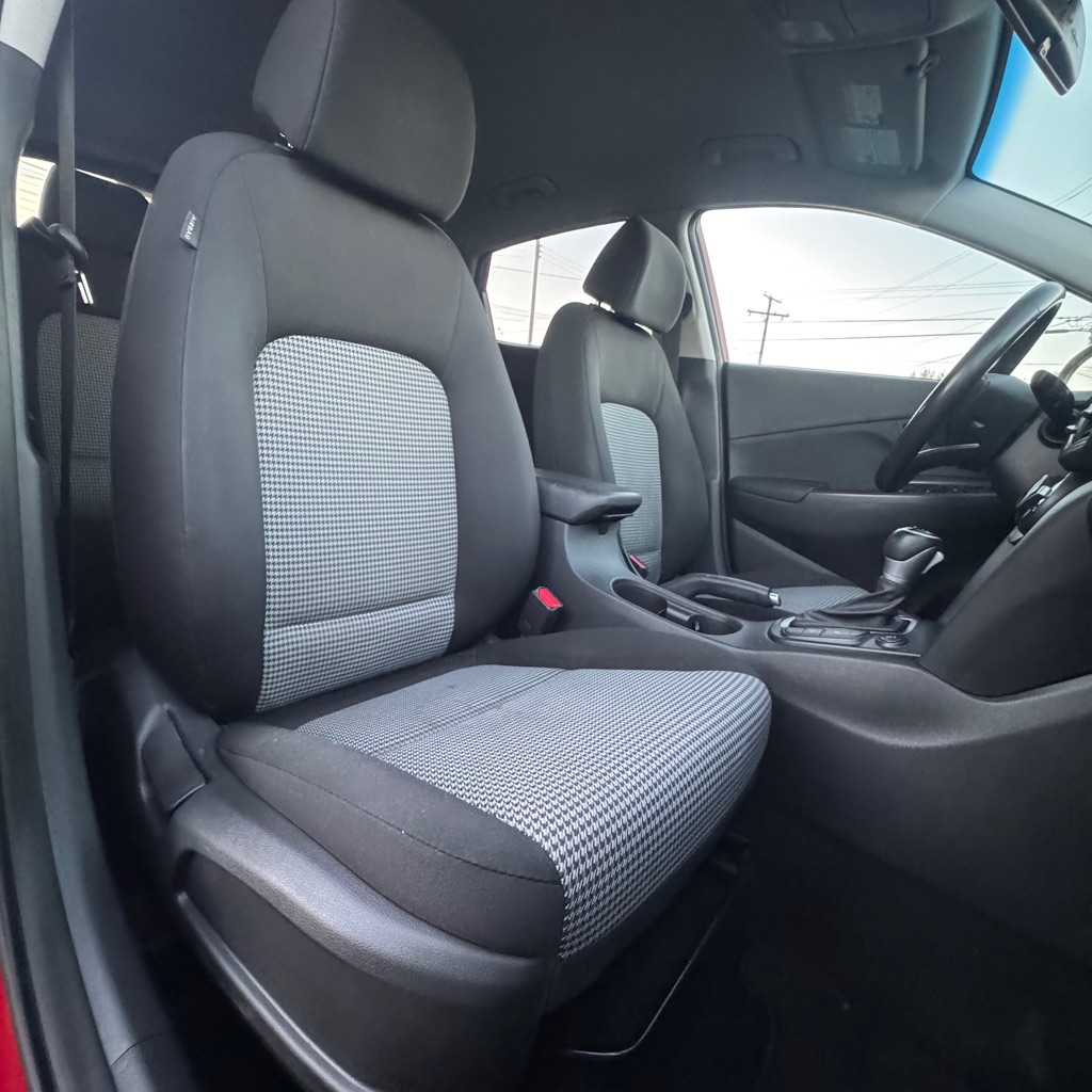 Photo 11 of this HYUNDAI KONA
