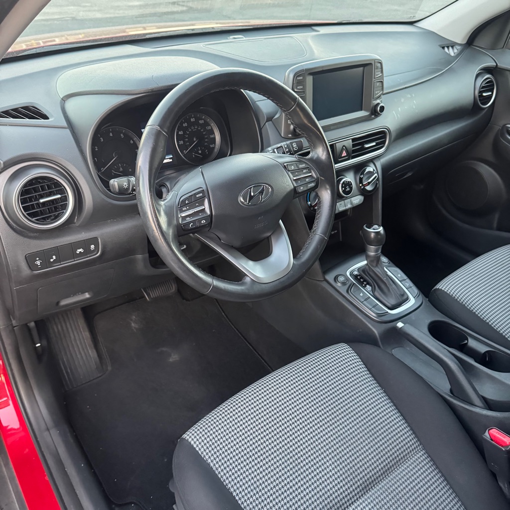 Photo 8 of this HYUNDAI KONA