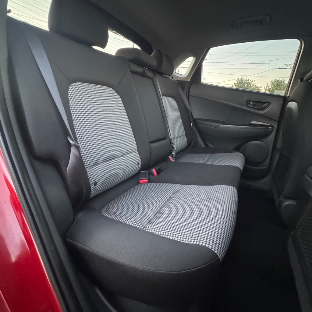 Photo 13 of this HYUNDAI KONA