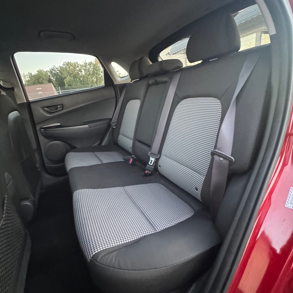 Photo 12 of this HYUNDAI KONA