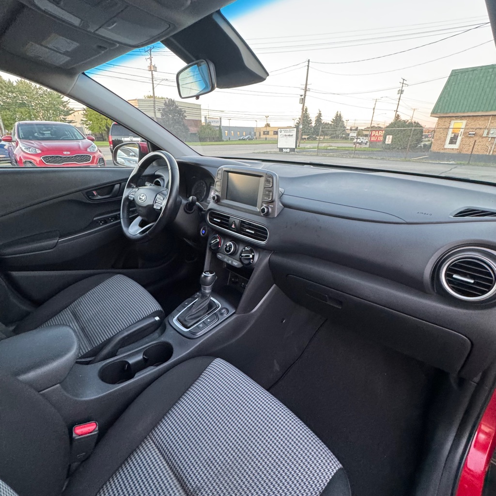 Photo 10 of this HYUNDAI KONA
