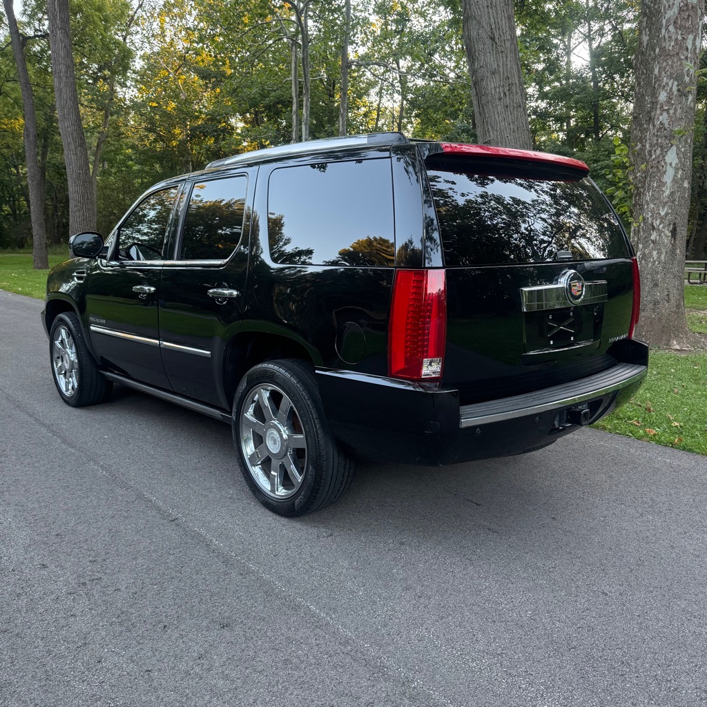 Photo 3 of this CADILLAC ESCALADE