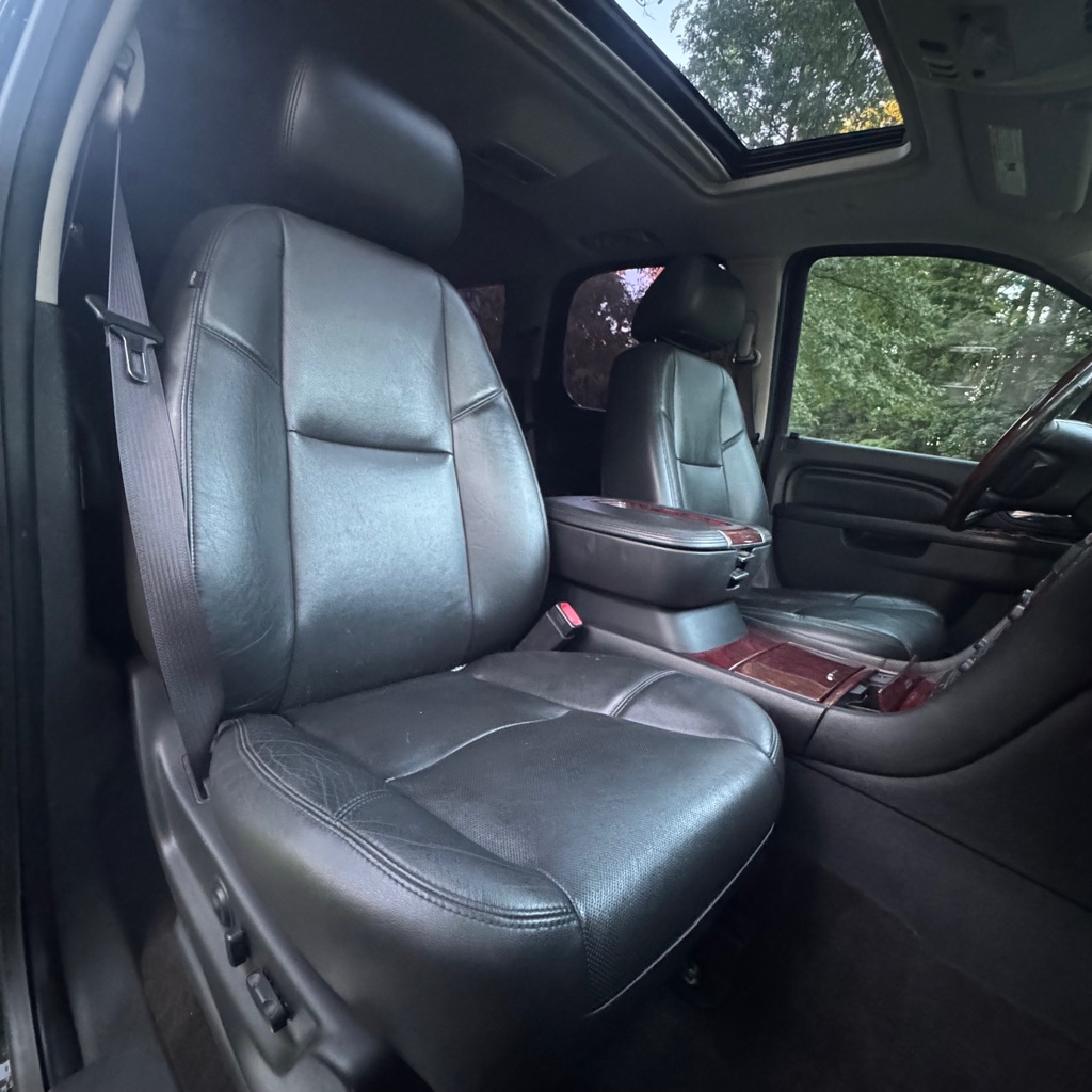 Photo 9 of this CADILLAC ESCALADE