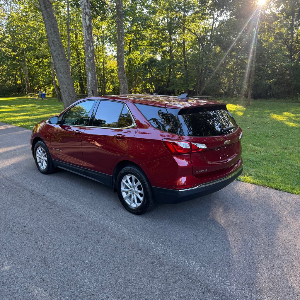 Photo 3 of this CHEVROLET EQUINOX