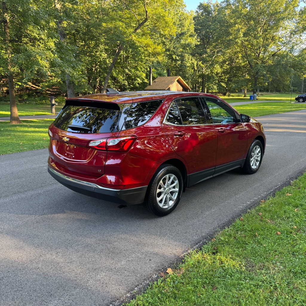 Photo 4 of this CHEVROLET EQUINOX