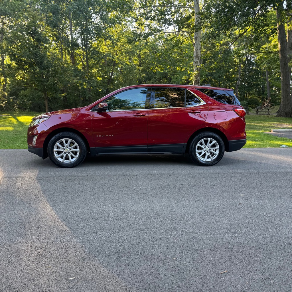 Photo 2 of this CHEVROLET EQUINOX