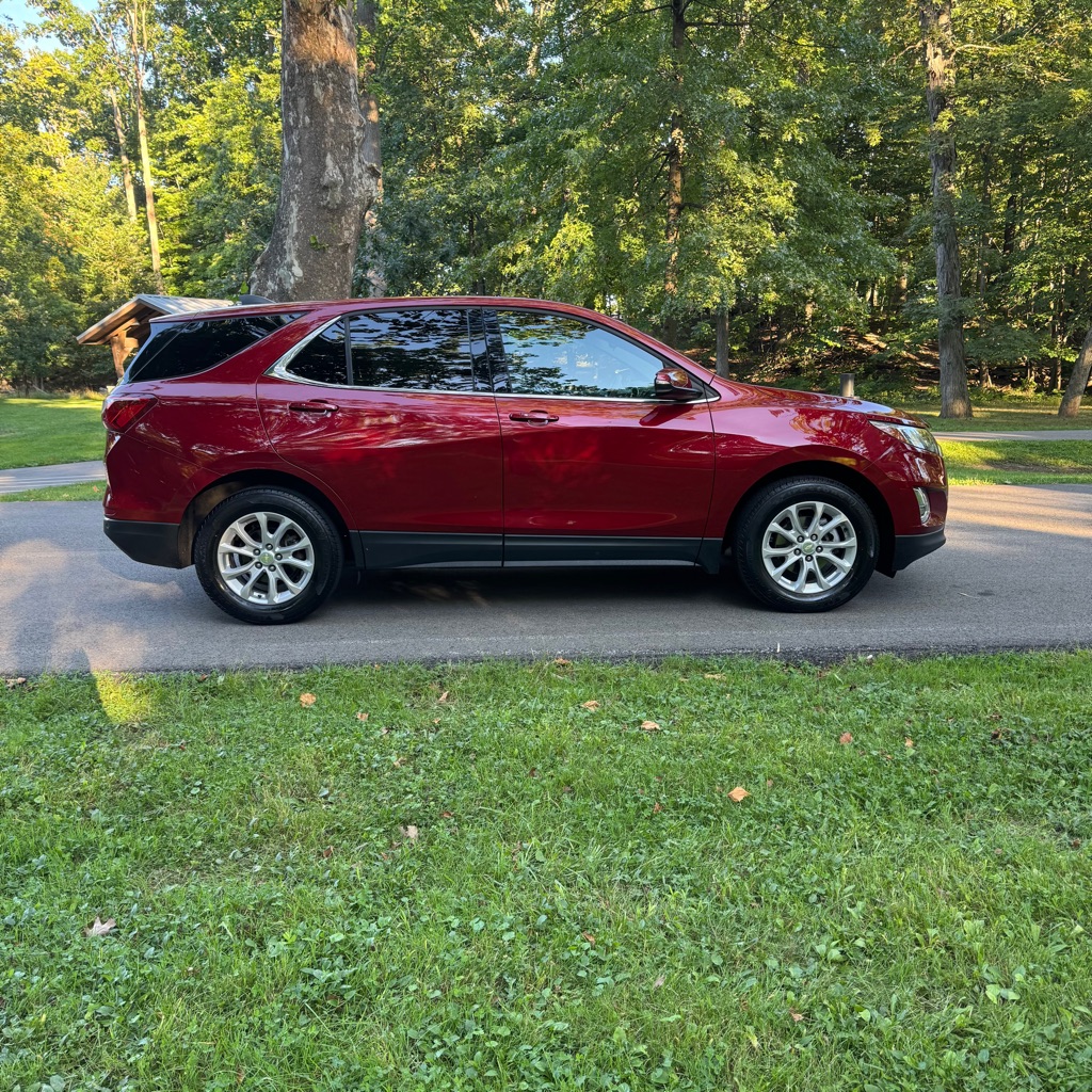 Photo 5 of this CHEVROLET EQUINOX